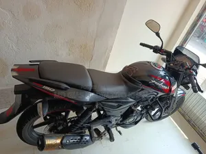 বাজাজ পালসার ১৫০ ২০২৩ রেড