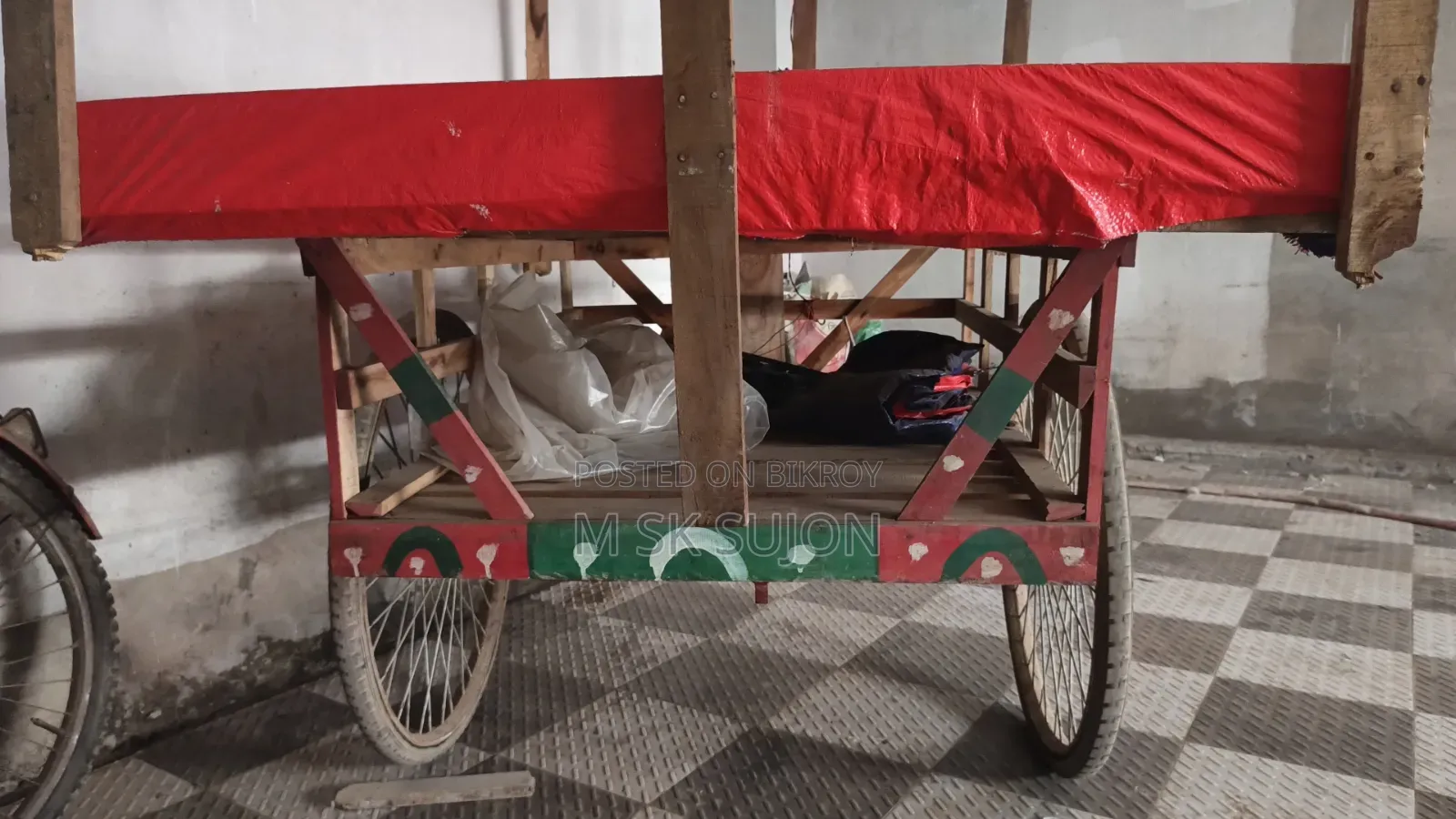 কাপড় বিক্রির প্যাডেল ভ্যান বিক্রি হবে