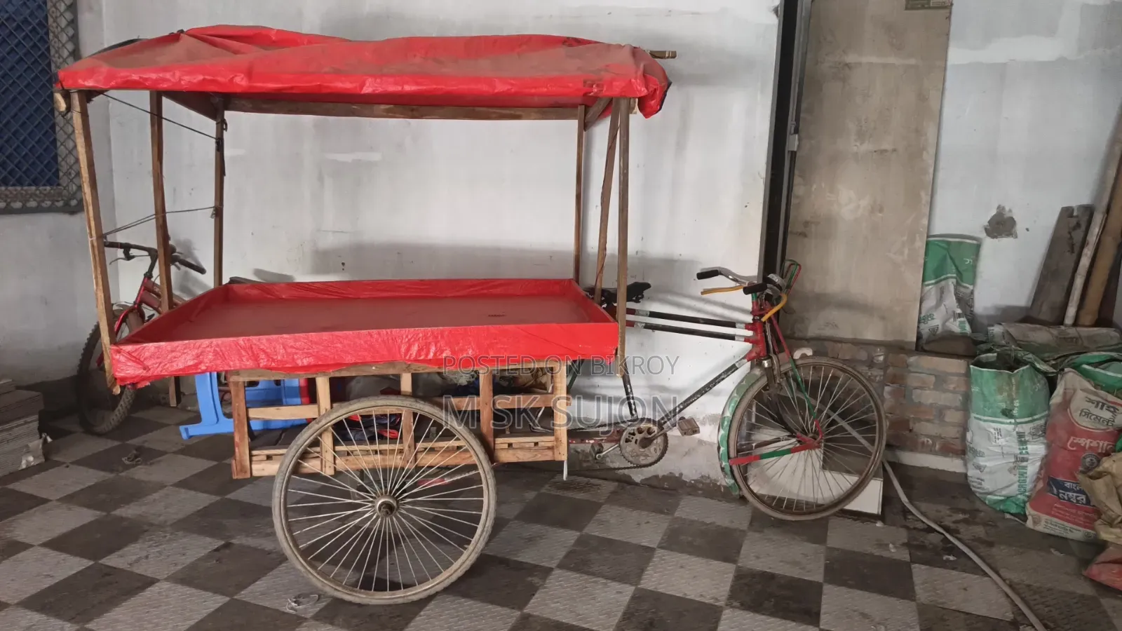 কাপড় বিক্রির প্যাডেল ভ্যান বিক্রি হবে