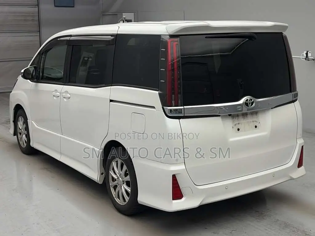 Toyota Noah 2021 Pearl