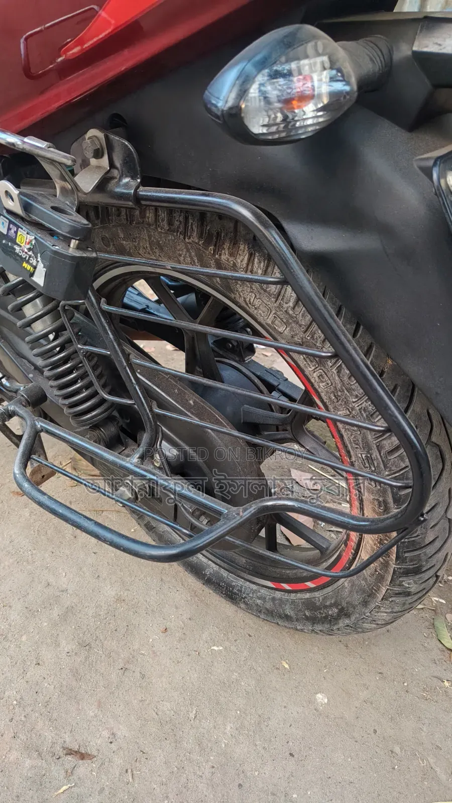 বাজাজ ডিসকভার ১২৫ ২০২৩ লাল