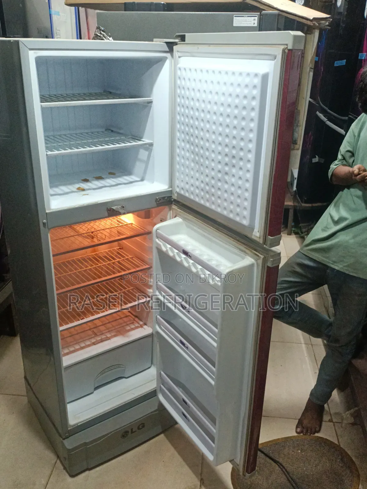 14 CFT Running LG Fridge for Sale
