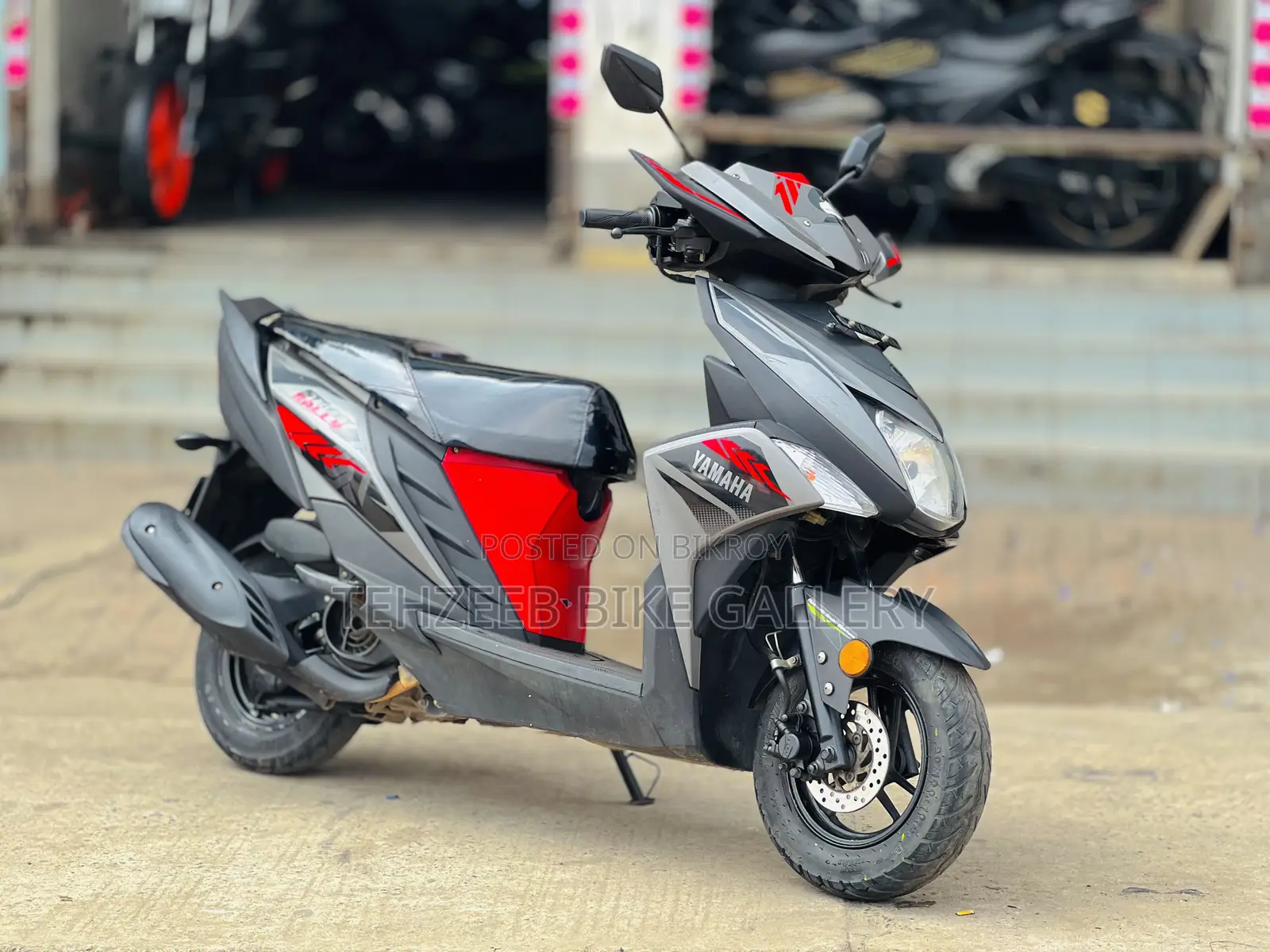 ইয়ামাহা রোড স্টার ২০২২ গ্রে