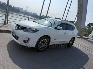 নিসান এক্স-ট্রেইল ২০১৭ পার্ল