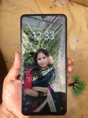 New Vivo Y04 64 GB Gold