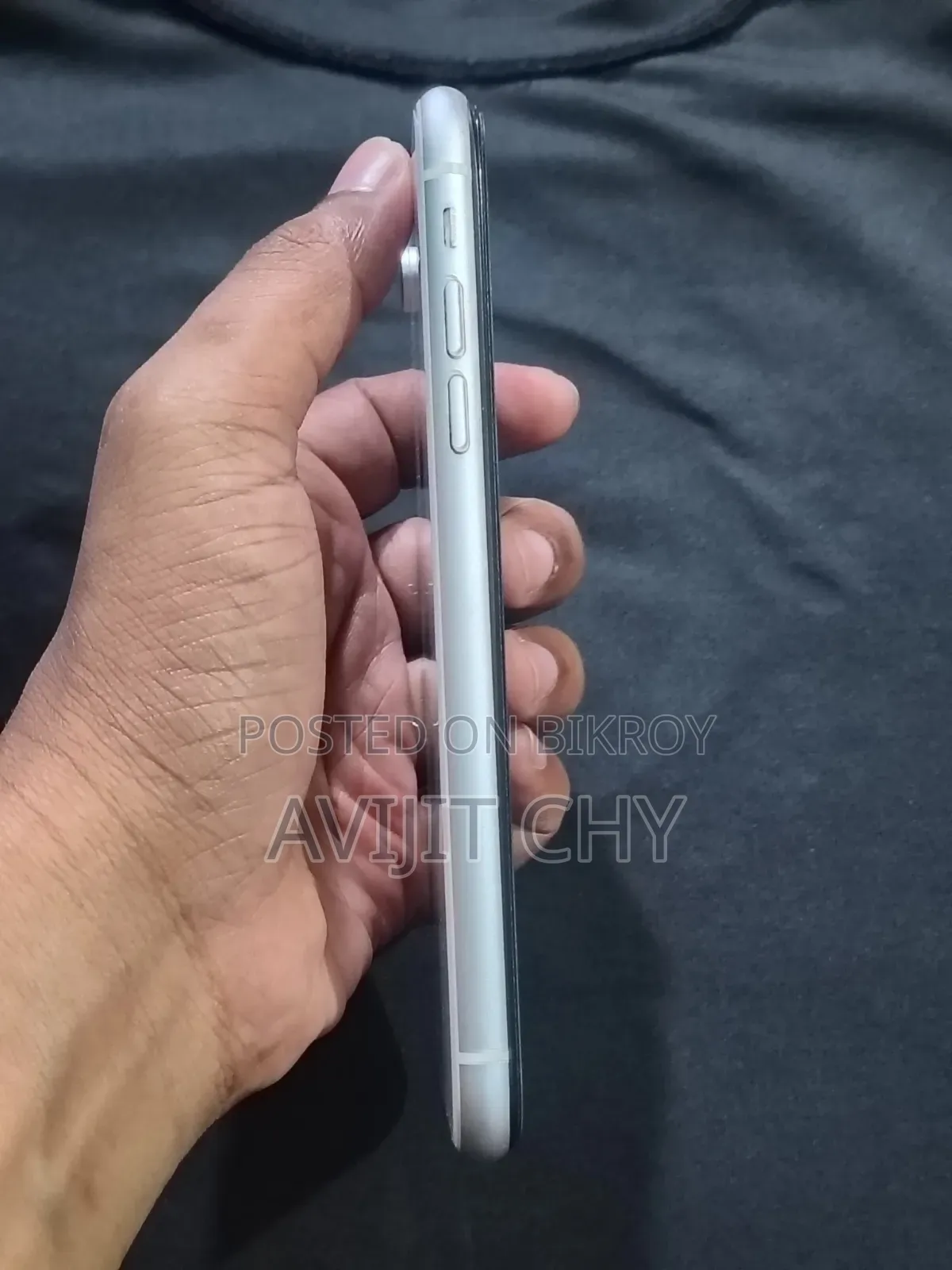 অ্যাপল আইফোন এক্সআর ৬৪ জিবি হোয়াইট