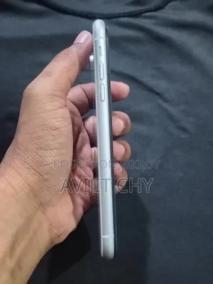 অ্যাপল আইফোন এক্সআর ৬৪ জিবি হোয়াইট