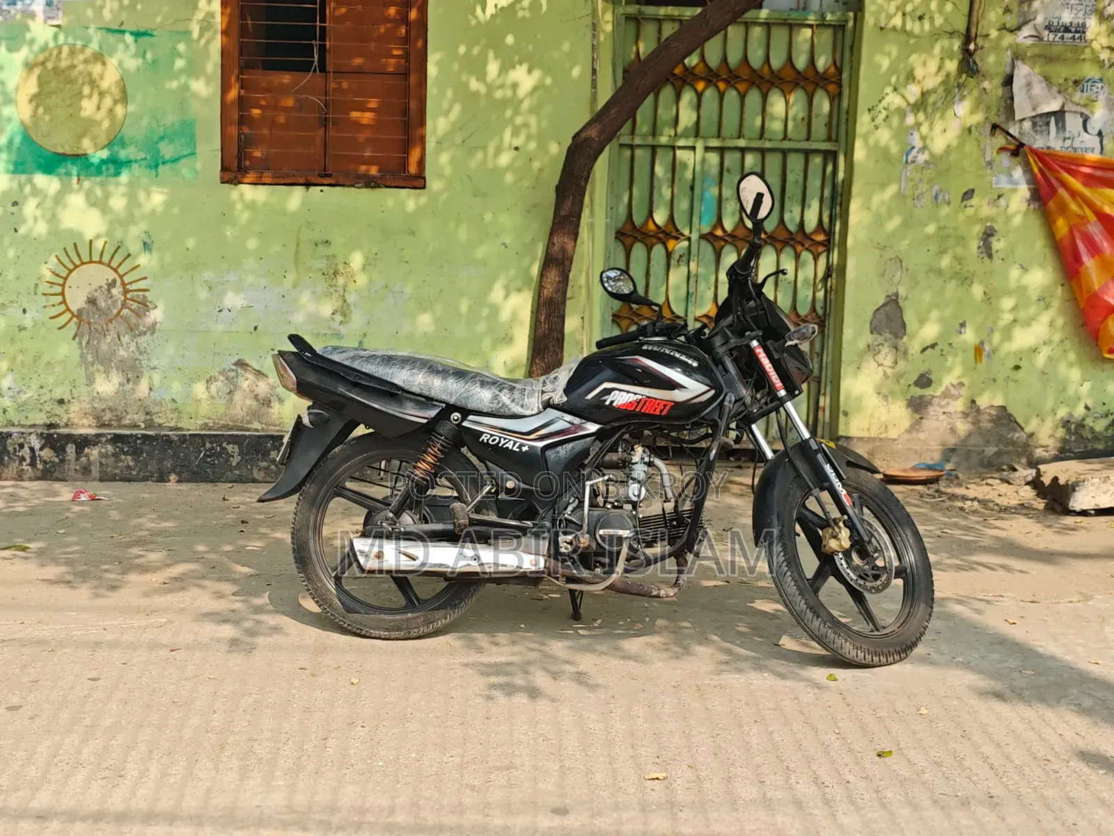 রানার রয়্যাল+ ভি২ ২০১৮ কালো