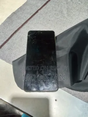 টেকনো ক্যামন ৪০ প্রো ৪জি ২৫৬ জিবি কালো