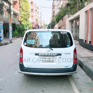 টয়োটা প্রবাক্স ২০০৪ সাদা