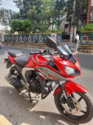 ইয়ামাহা ফেজার এফআই ভি২ ২০২৪ লাল
