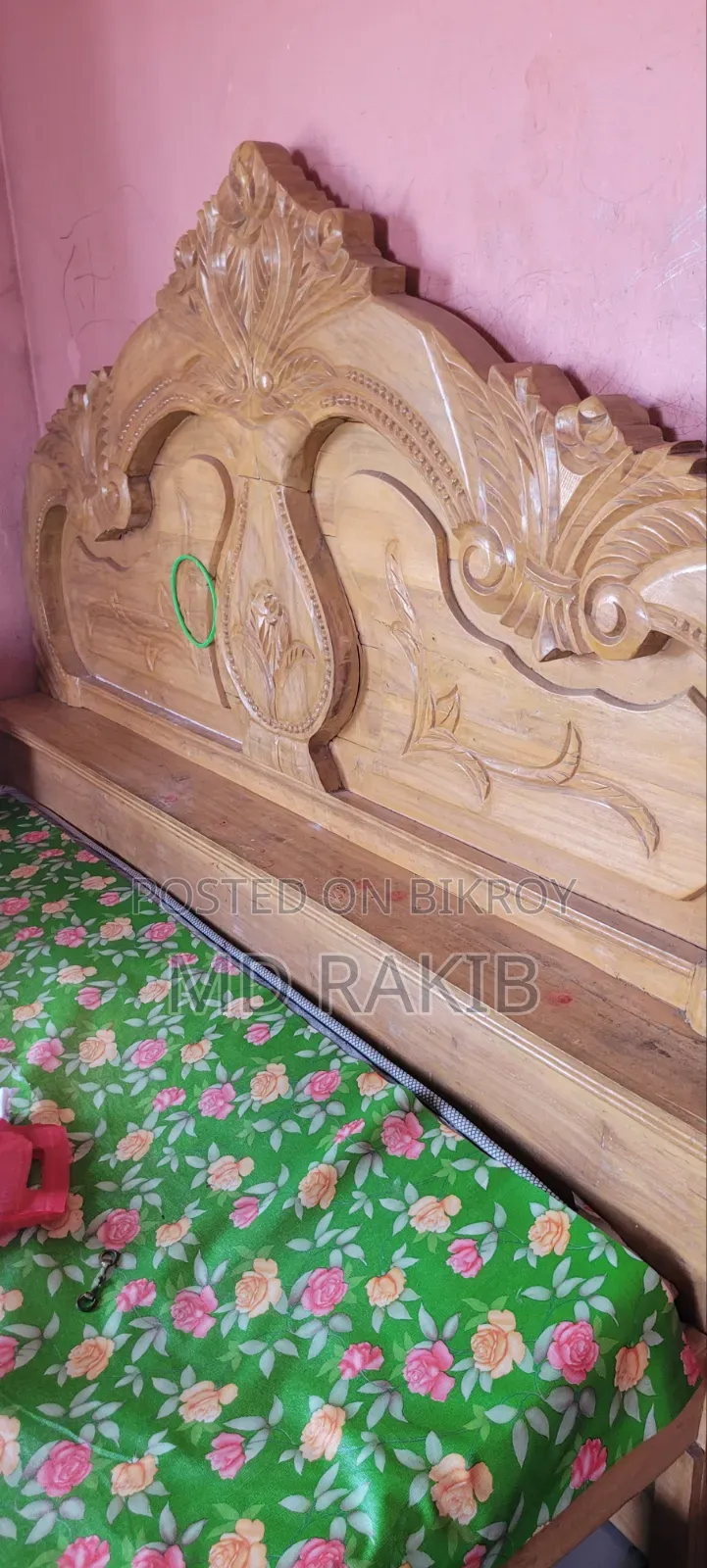 আলমারি এবং খাট................