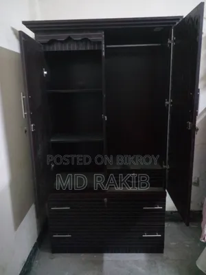 আলমারি এবং খাট................
