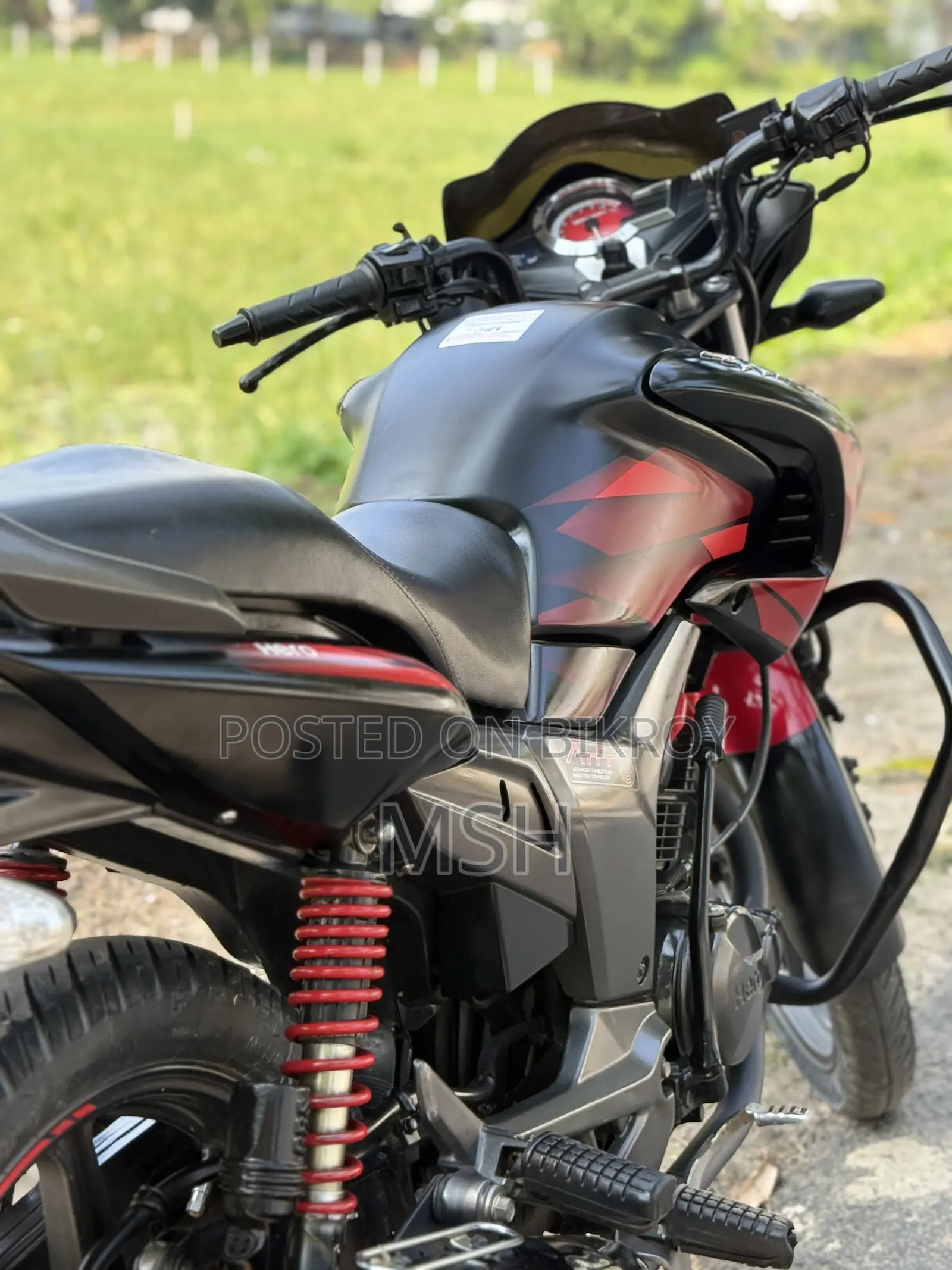 হিরো হাংক ২০২১ কালো