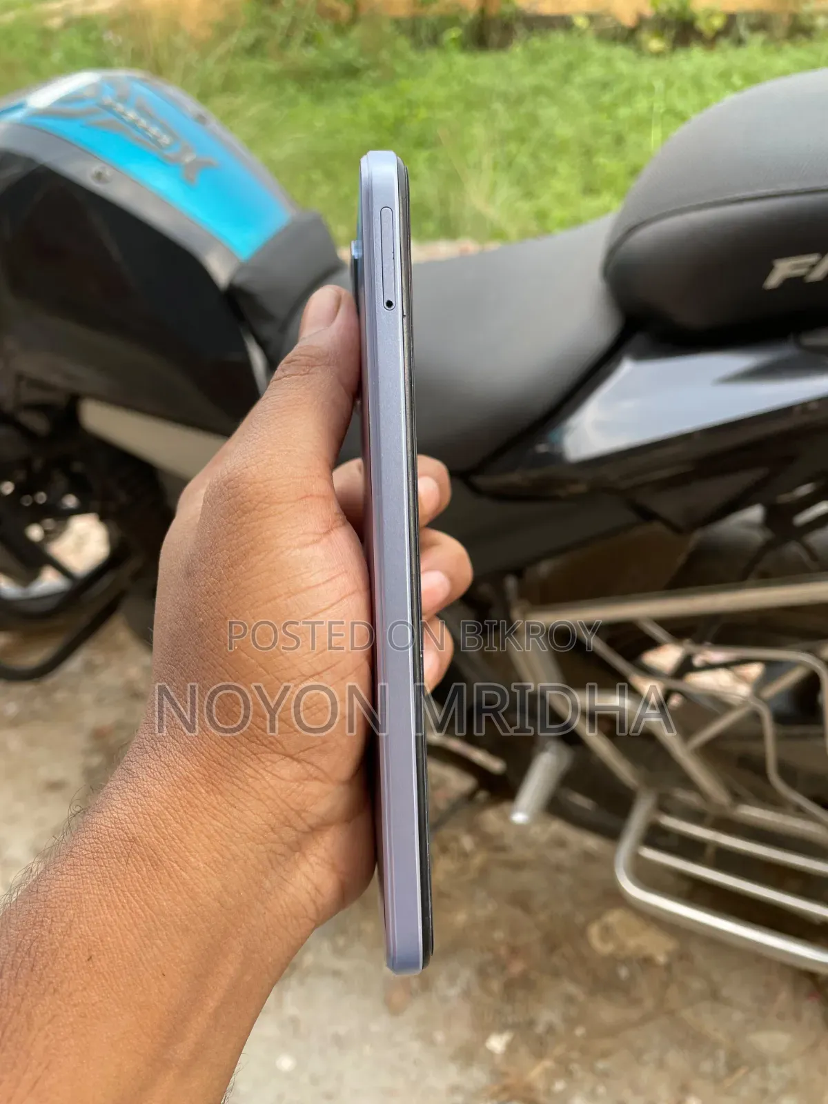 হনার এক্স৮ ৫জি ১২৮ জিবি হোয়াইট