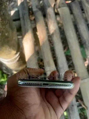 অ্যাপল আইফোন এক্স ৬৪ জিবি হোয়াইট