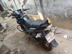 টিভিএস স্ট্রাইকার ১২৫ ২০১৮ নীল