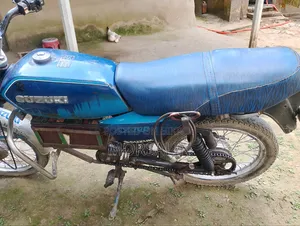 সুজুকি ২০২৫ ব্লু