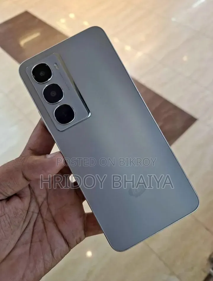 Itel City 100 128 GB Silver