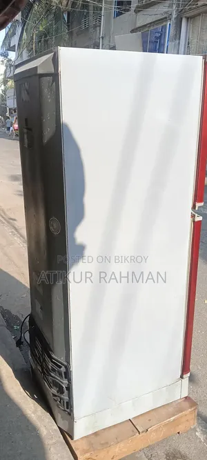 Walton 295 L Refrigerator
