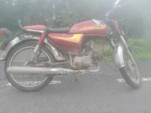 Honda 2005 Red