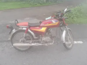 Honda 2005 Red