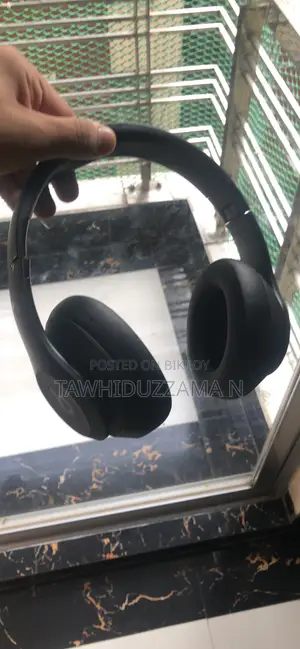 Beats Headphone Set Including Box.