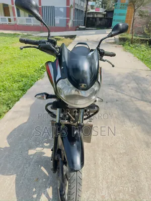 বাজাজ ডিসকভার ১১০ ২০২৩ সাদা