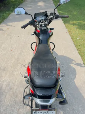 বাজাজ ডিসকভার ১১০ ২০২৩ সাদা