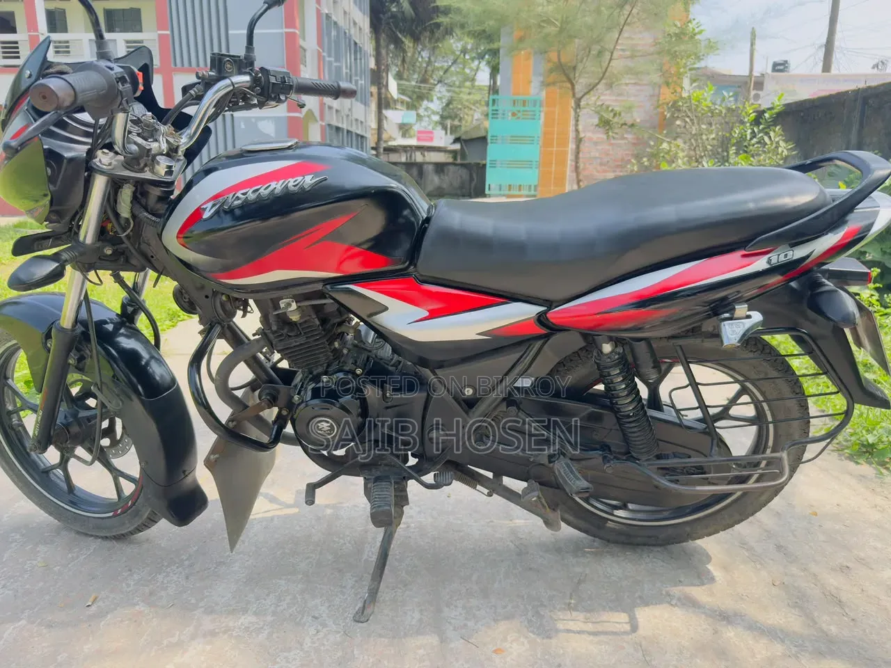 বাজাজ ডিসকভার ১১০ ২০২৩ সাদা