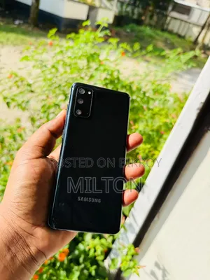 স্যামসাং গ্যালাক্সি এস২০ ৫জি ইউডব্লিউ ১২৮ জিবি ব্ল্যাক
