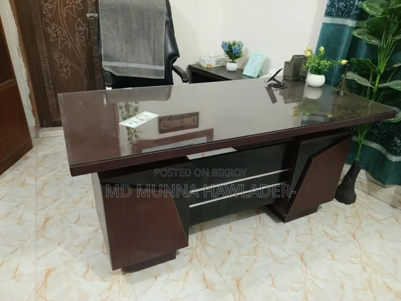 Full Office Furniture - 11 Items