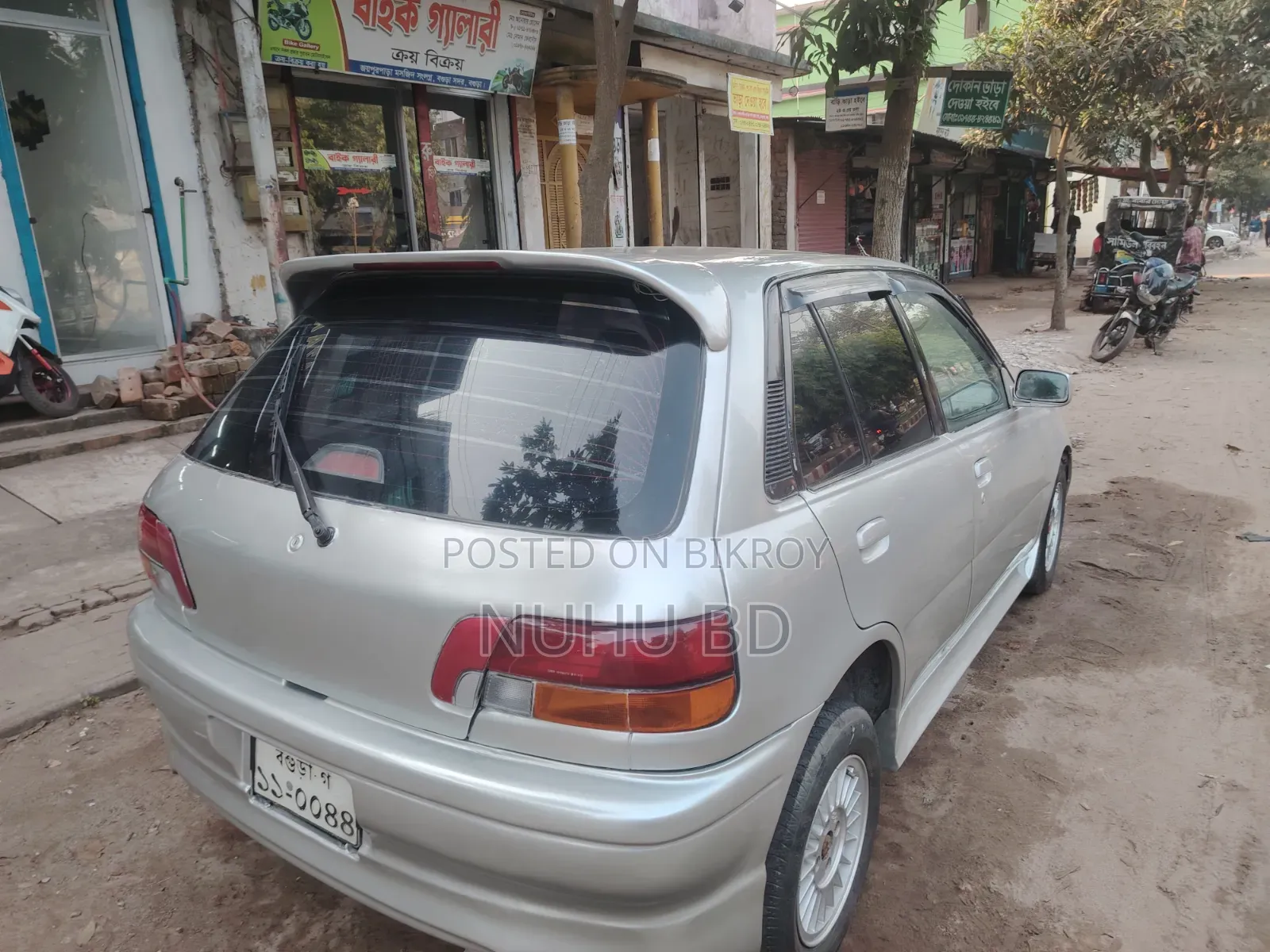 টয়োটা স্টারলেট ২০০১ সিলভার