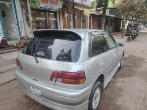 টয়োটা স্টারলেট ২০০১ সিলভার