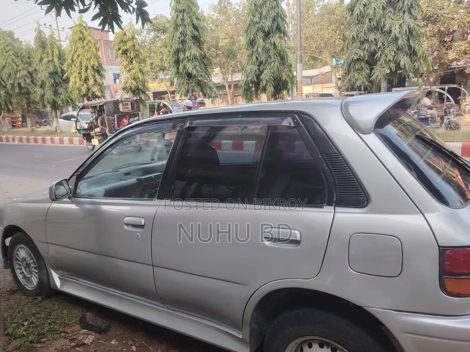 টয়োটা স্টারলেট ২০০১ সিলভার