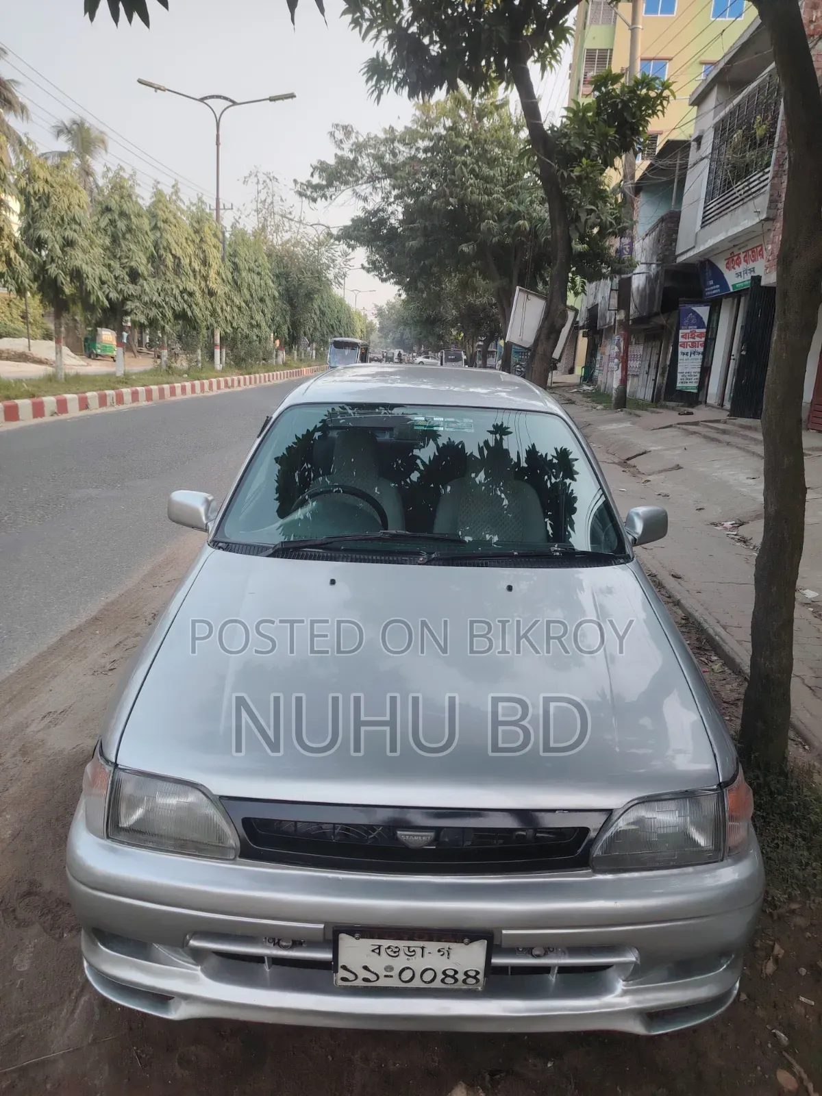 টয়োটা স্টারলেট ২০০১ সিলভার