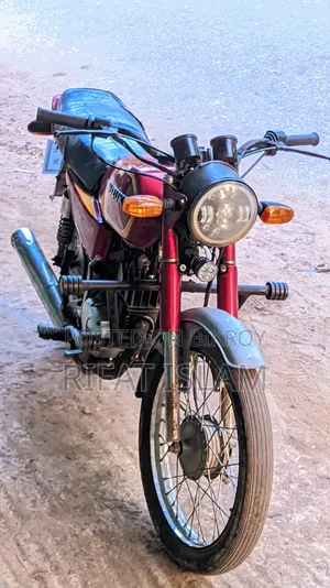 সুজুকি ২০০০ রেড