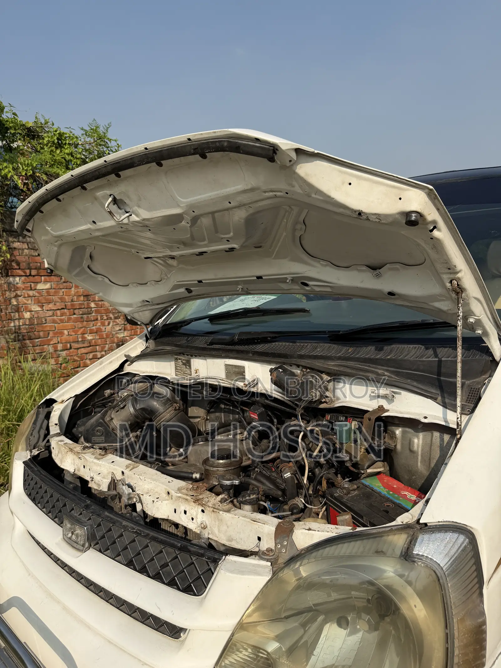 টয়োটা রেজিয়াস ১৯৯৮ সাদা