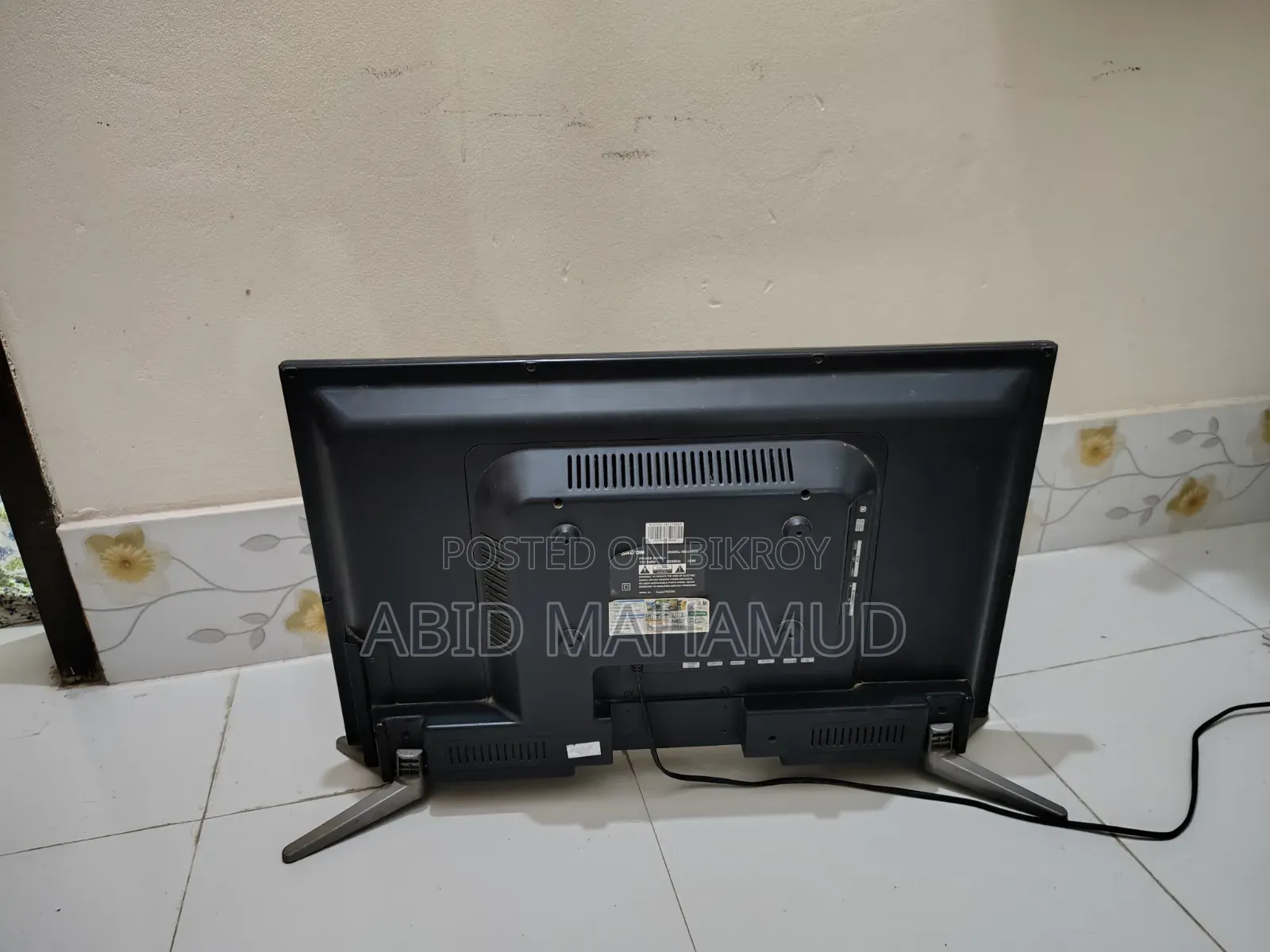 Walton 28" Non-Smart LED Television