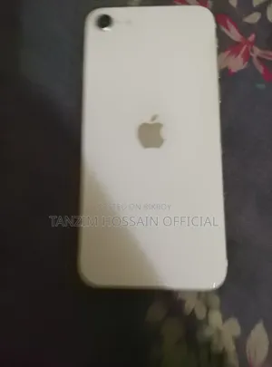 অ্যাপল আইফোন এসই (২০২২) ১২৮ জিবি হোয়াইট