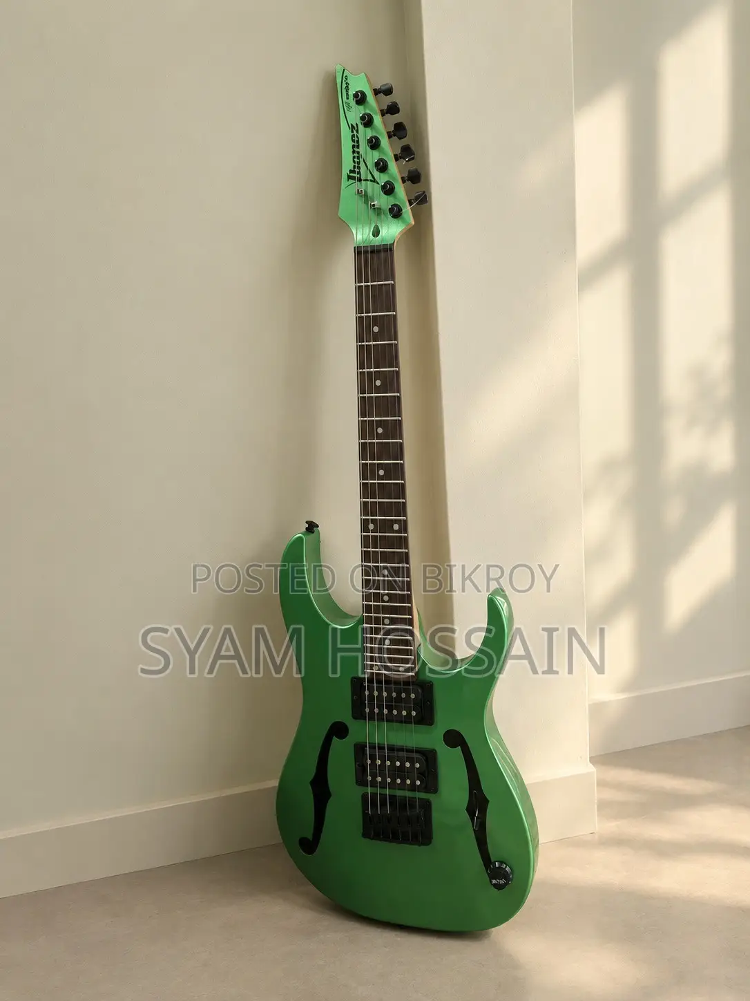 Ibanez Green Electric Guitar – Excellent Condition