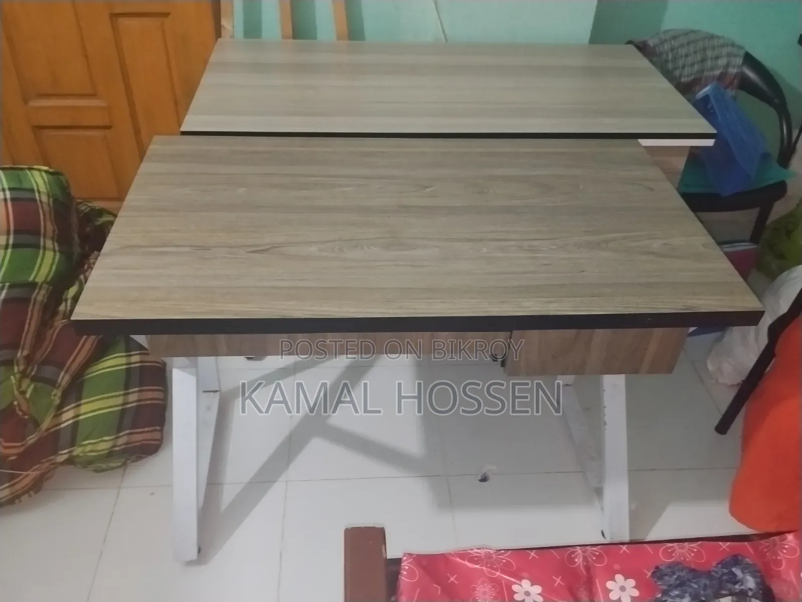 ডেস্কটপ টেবিল