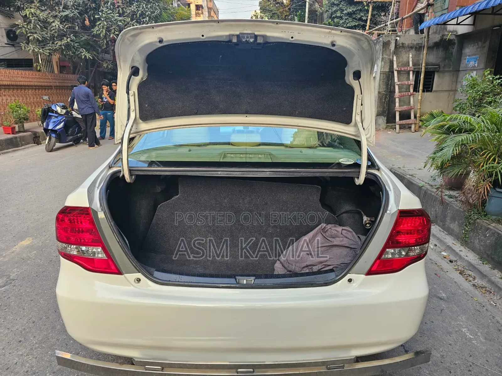 Toyota Axio 2011 Pearl
