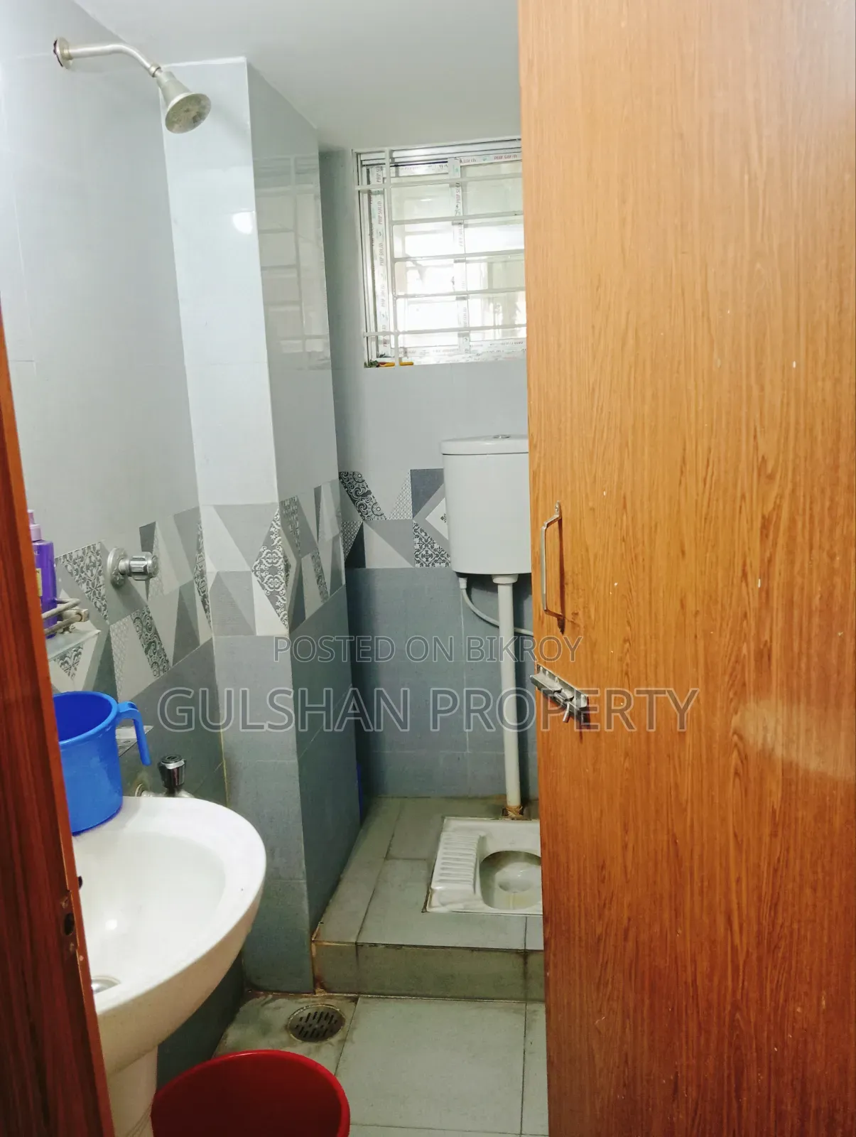 গুলশান ২ পশ্চিম এ ২ বেডরুমের বেডসিটার ভাড়ার জন্য