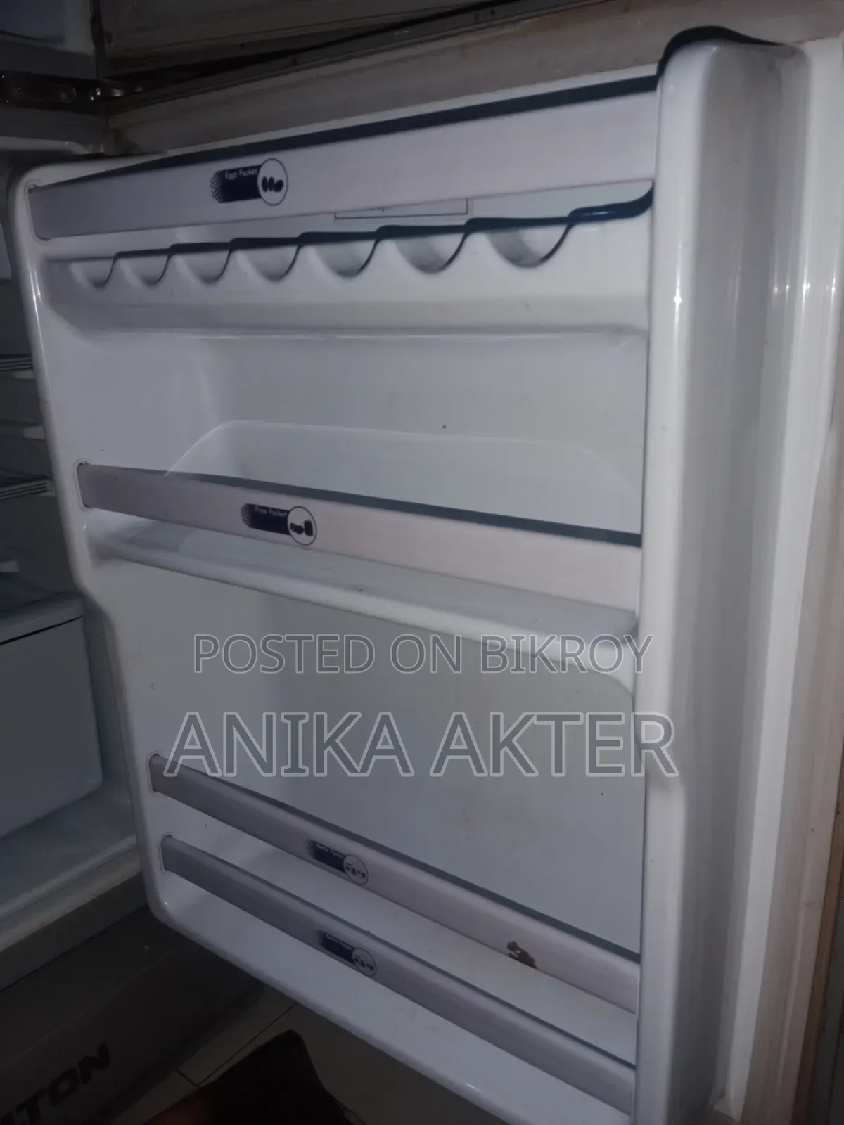Walton Fridge. 11.5 Cubic Feet, Running Fridge Like Brand New.