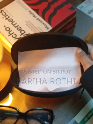 ব্র্যান্ড নিউ গ্লাস ট্রেন্ডি