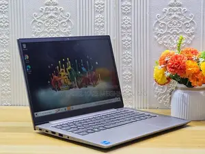 Laptop Lenovo 4GB Intel SSD 500GB