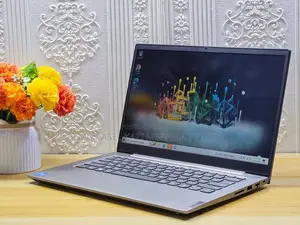 Laptop Lenovo 4GB Intel SSD 500GB