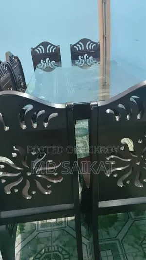 বাসার খাবার টেবিল ২ মাস ব্যবহার হয়েছে জরুরি বিক্রি হবে