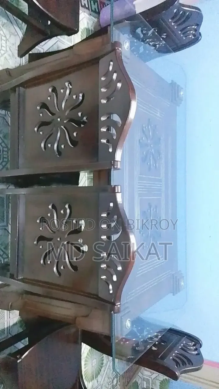 বাসার খাবার টেবিল ২ মাস ব্যবহার হয়েছে জরুরি বিক্রি হবে